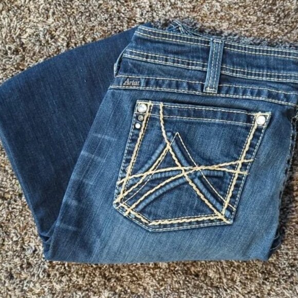 Ariat Women's Jean Size 31 Waist - Short Inseam - Approx 28.5 inches - Picture 4 of 6